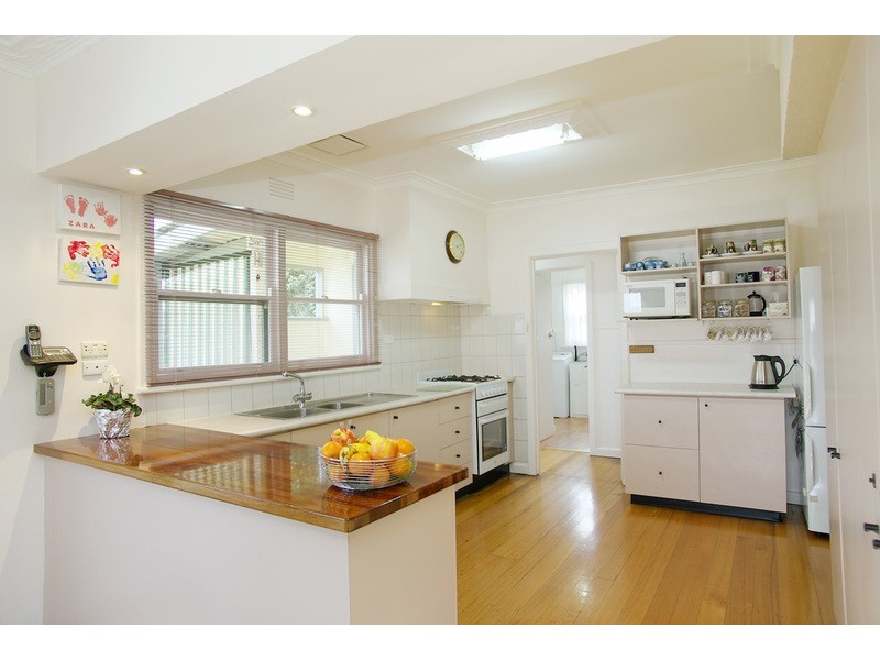 4 Charlotte Avenue, Newcomb VIC 3219
