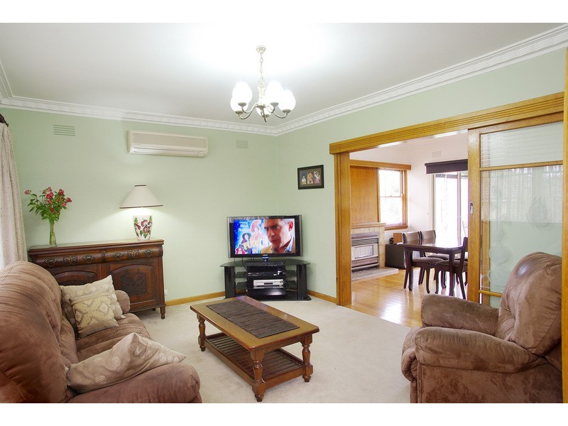 4 Charlotte Avenue, Newcomb VIC 3219