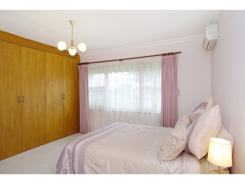 4 Charlotte Avenue, Newcomb VIC 3219