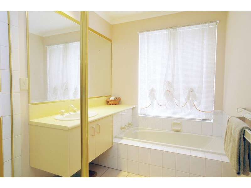 1 Glen Court, Leopold VIC 3224
