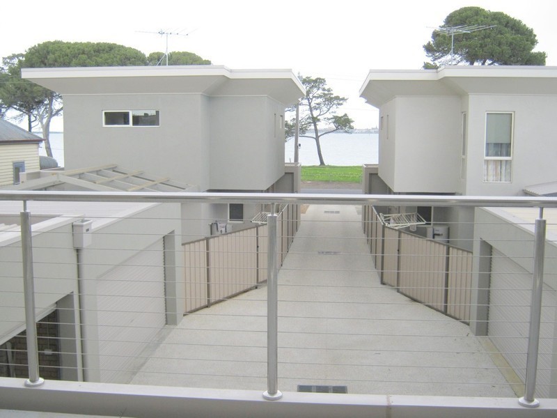 2/51 The Esplanade, North Shore VIC 3214