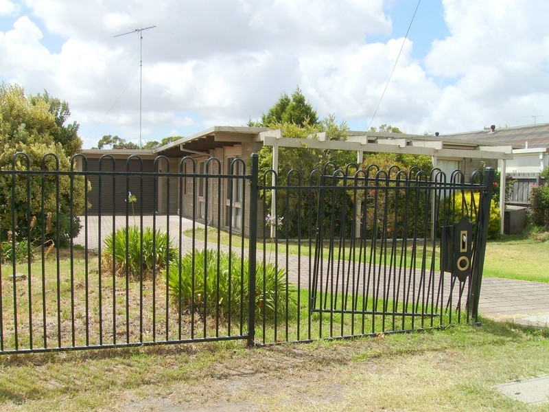 99 Helms Street, Newcomb VIC 3219
