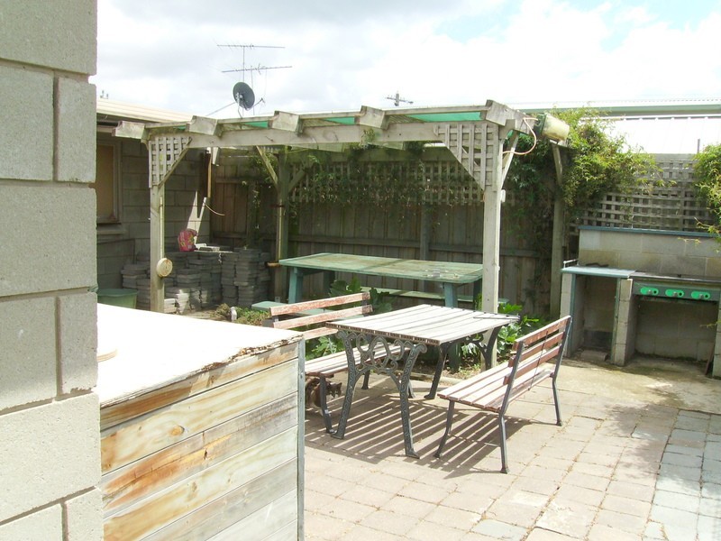 99 Helms Street, Newcomb VIC 3219