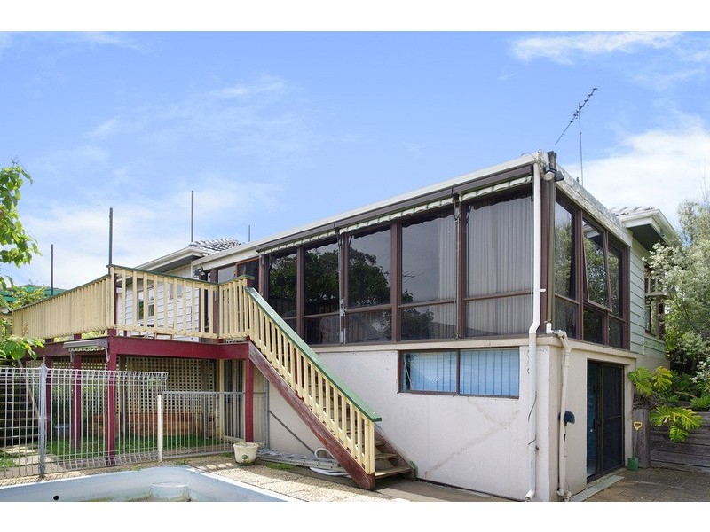 42 Iona Avenue, Belmont VIC 3216