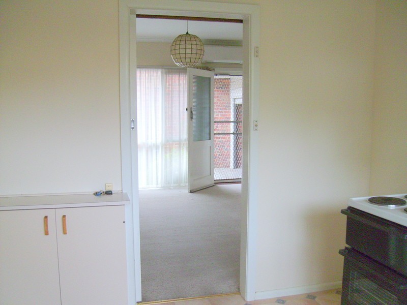 2/13 Glamis Street, Newtown VIC 3220