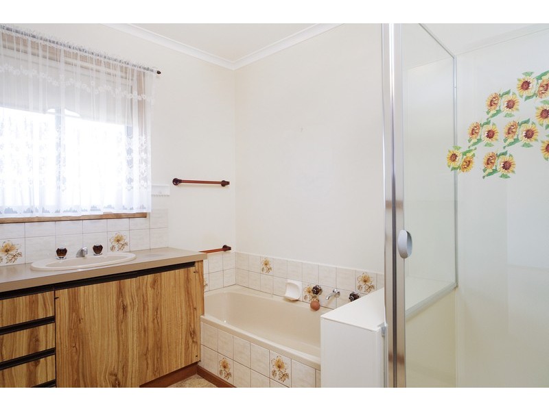 18 Nathan Court, Leopold VIC 3224