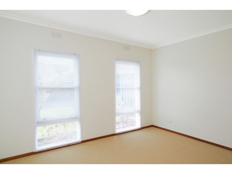 2/92 Aphrasia Street, Newtown VIC 3220