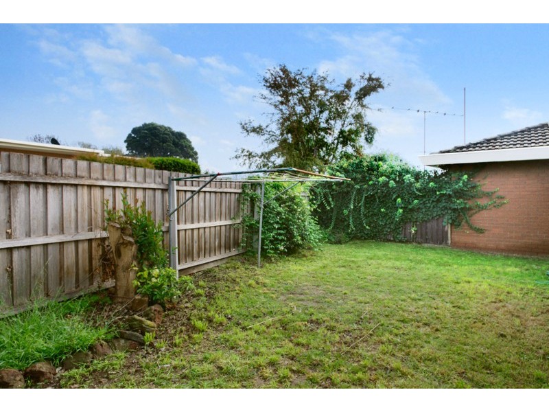 2/92 Aphrasia Street, Newtown VIC 3220
