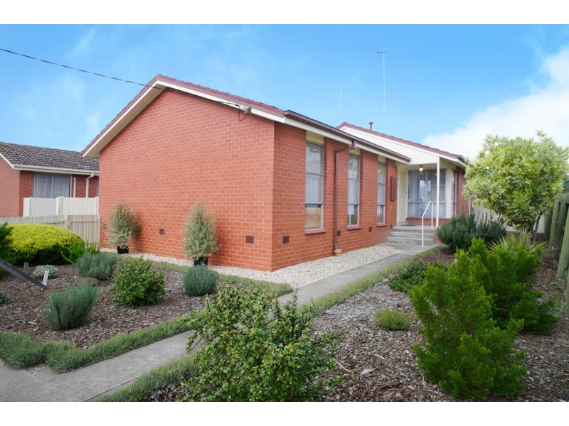 6 Telstar Court, Whittington VIC 3219