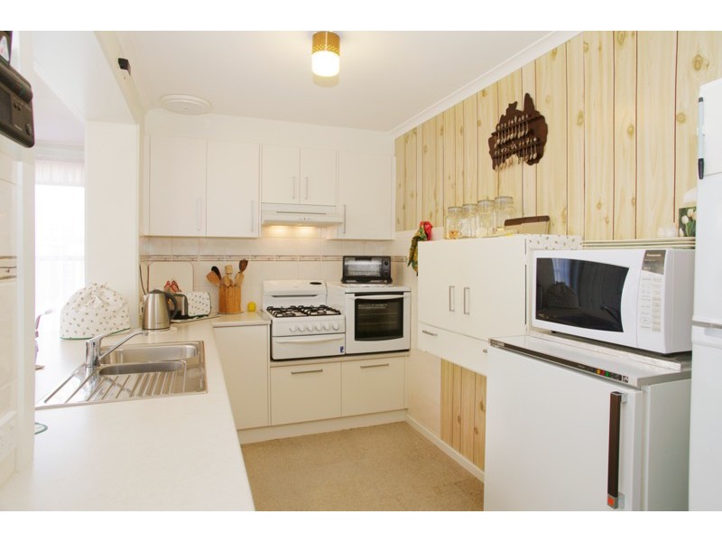 6 Telstar Court, Whittington VIC 3219