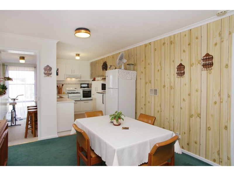 6 Telstar Court, Whittington VIC 3219