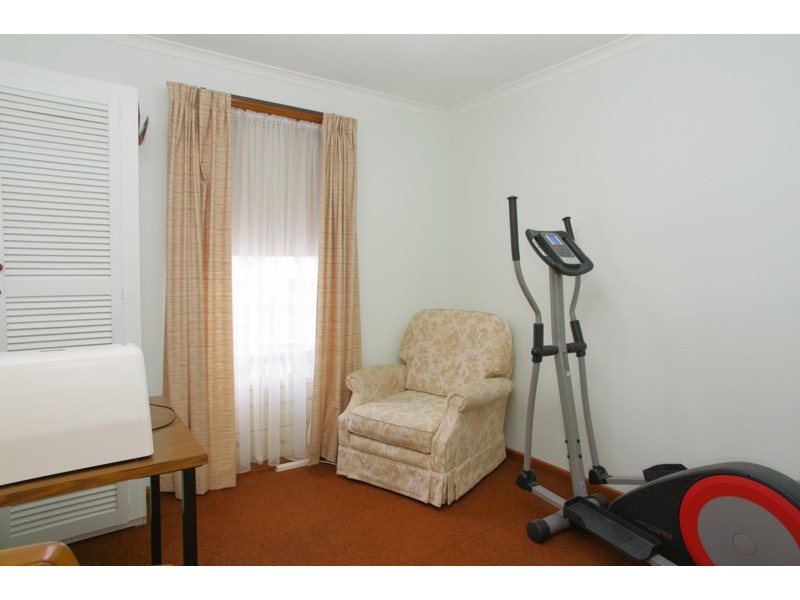 6 Telstar Court, Whittington VIC 3219