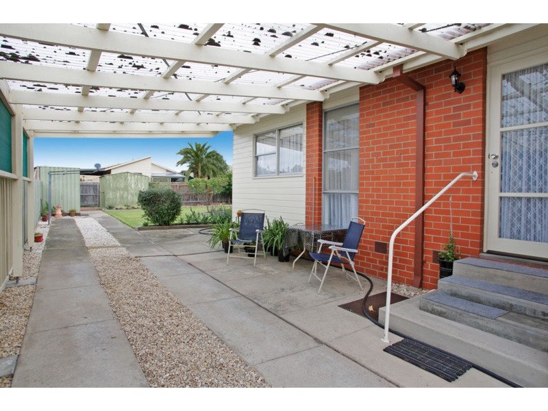 6 Telstar Court, Whittington VIC 3219