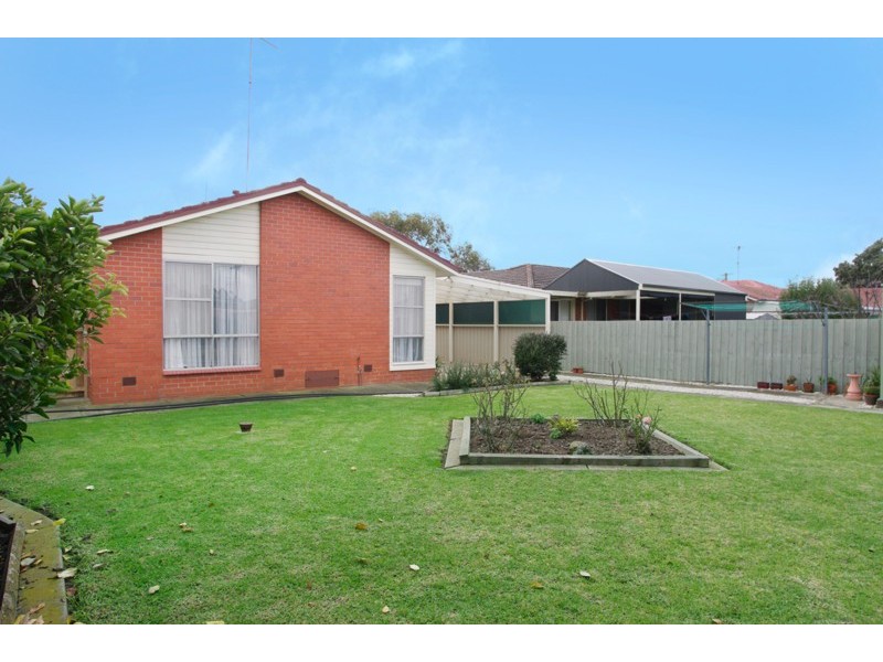 6 Telstar Court, Whittington VIC 3219