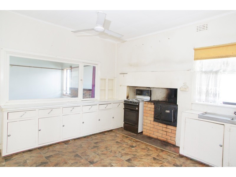 10 Knight Avenue, Herne Hill VIC 3218