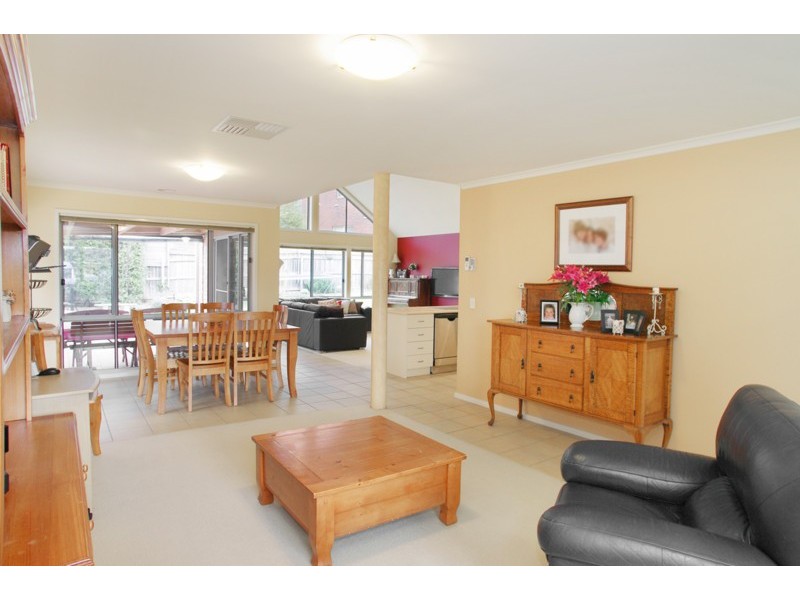 21 Meadowvale Drive, Grovedale VIC 3216