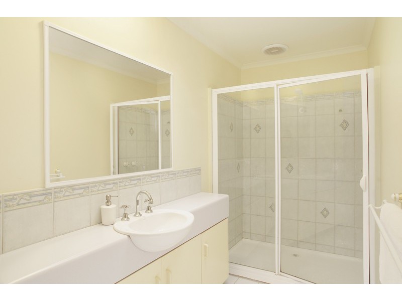 21 Meadowvale Drive, Grovedale VIC 3216