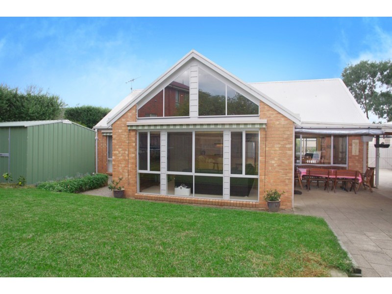 21 Meadowvale Drive, Grovedale VIC 3216