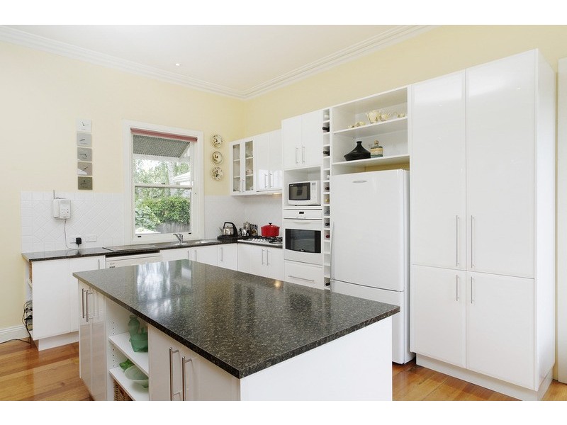 30 Pleasant Street, Newtown VIC 3220