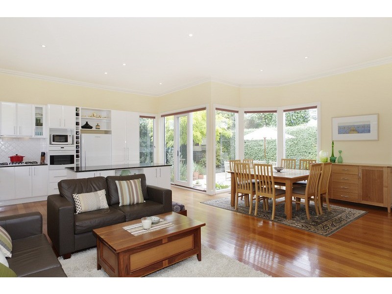 30 Pleasant Street, Newtown VIC 3220