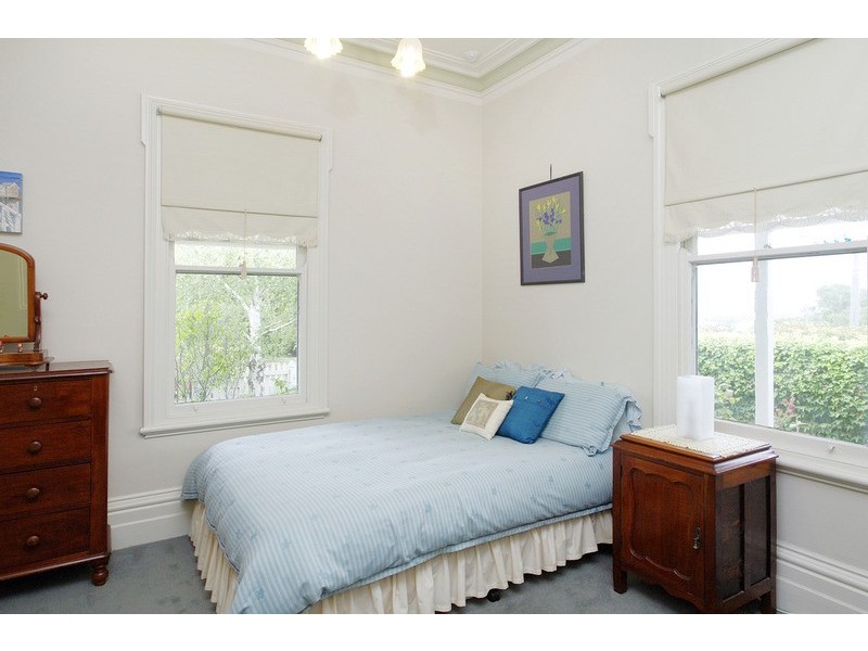 30 Pleasant Street, Newtown VIC 3220