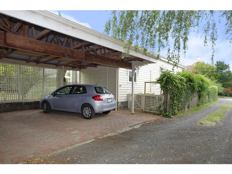 30 Pleasant Street, Newtown VIC 3220