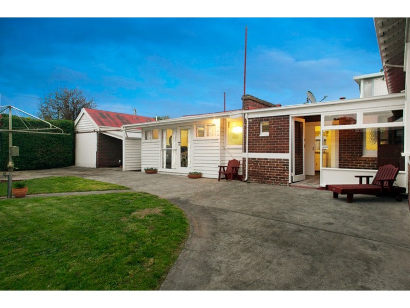 17 Grandview Grove, Drumcondra VIC 3215