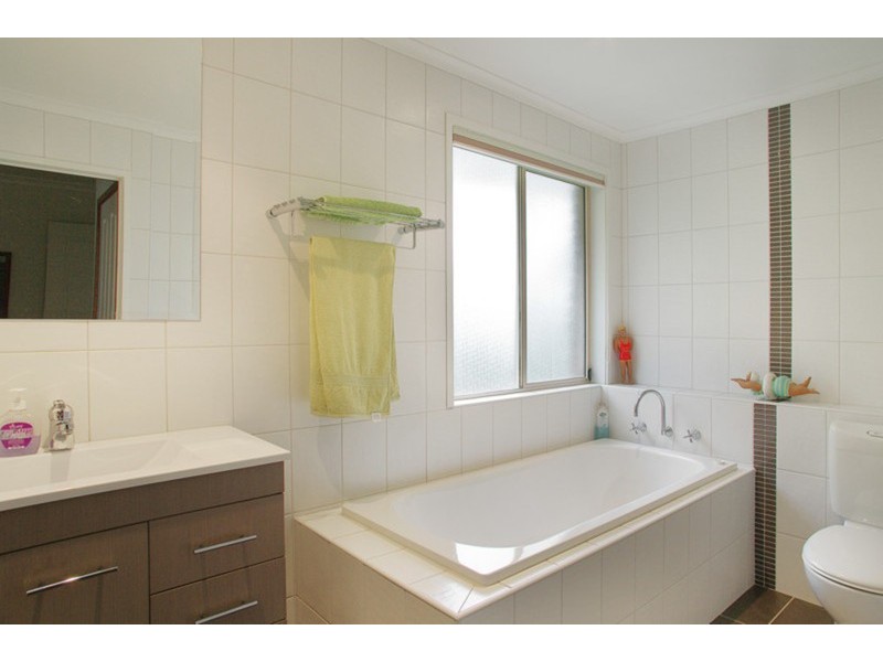 8 Rolfe Court, Leopold VIC 3224