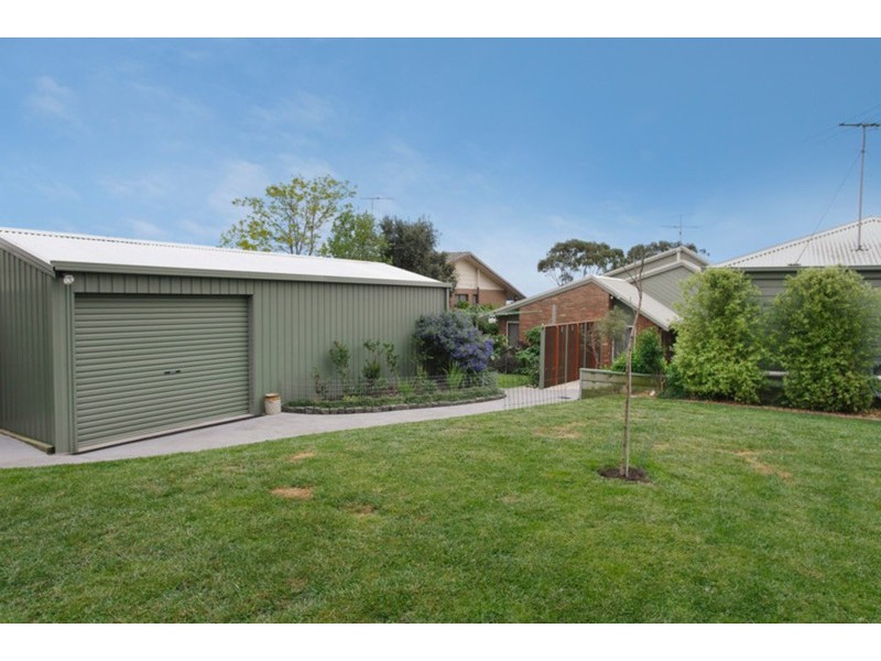 8 Rolfe Court, Leopold VIC 3224