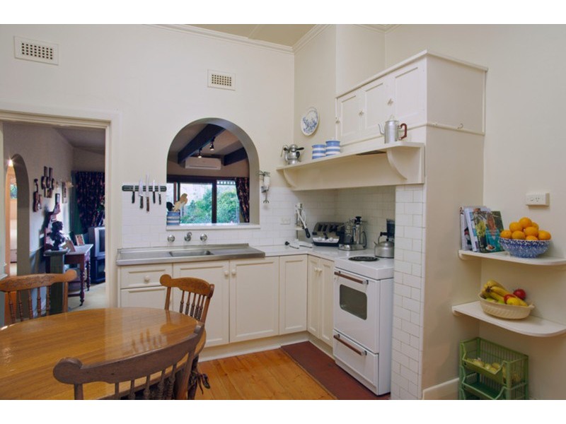 19 Grandview Grove, Drumcondra VIC 3215