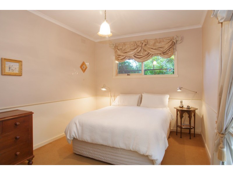 19 Grandview Grove, Drumcondra VIC 3215