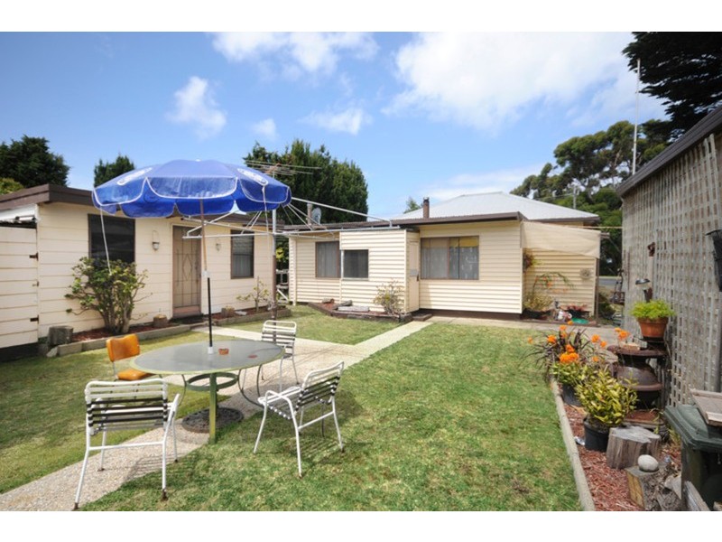 114 Bluff Road, St Leonards VIC 3223