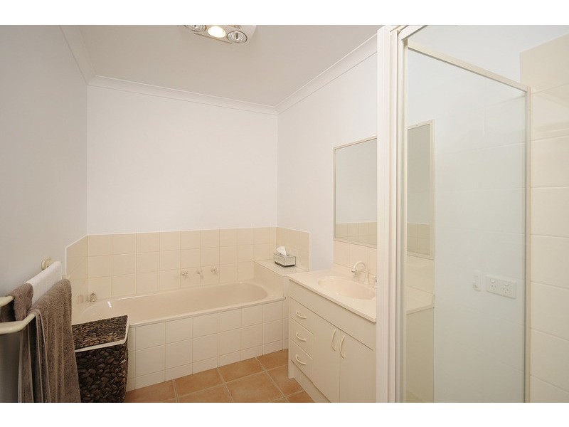 2/17 Granby Crescent, Highton VIC 3216
