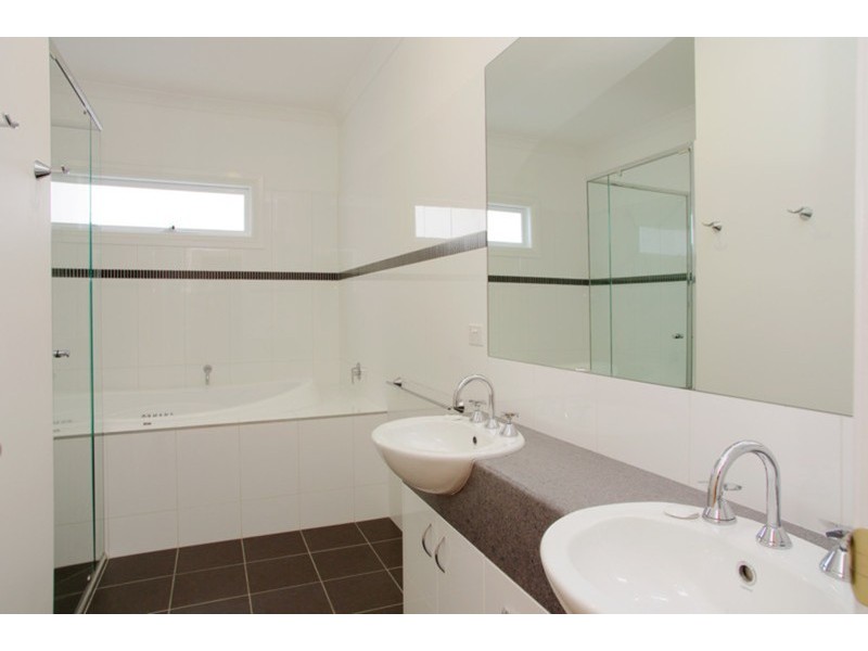 26 Deakin Street, Bell Park VIC 3215