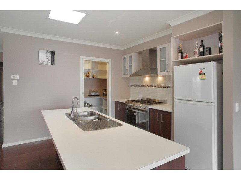 15 Hipwell Court, Lovely Banks VIC 3221