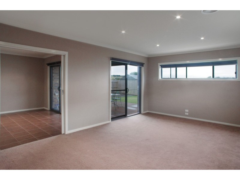 15 Hipwell Court, Lovely Banks VIC 3221