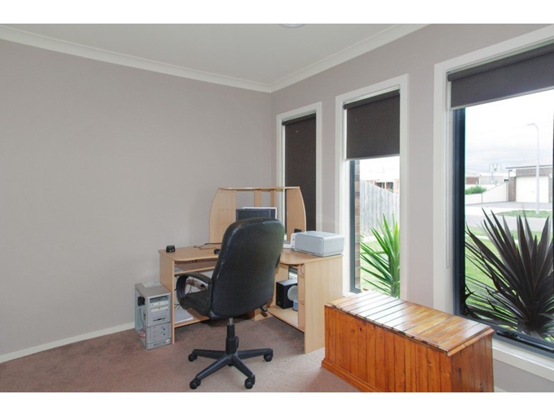 15 Hipwell Court, Lovely Banks VIC 3221