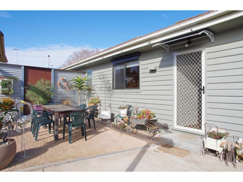 25 Glover Street, Newcomb VIC 3219