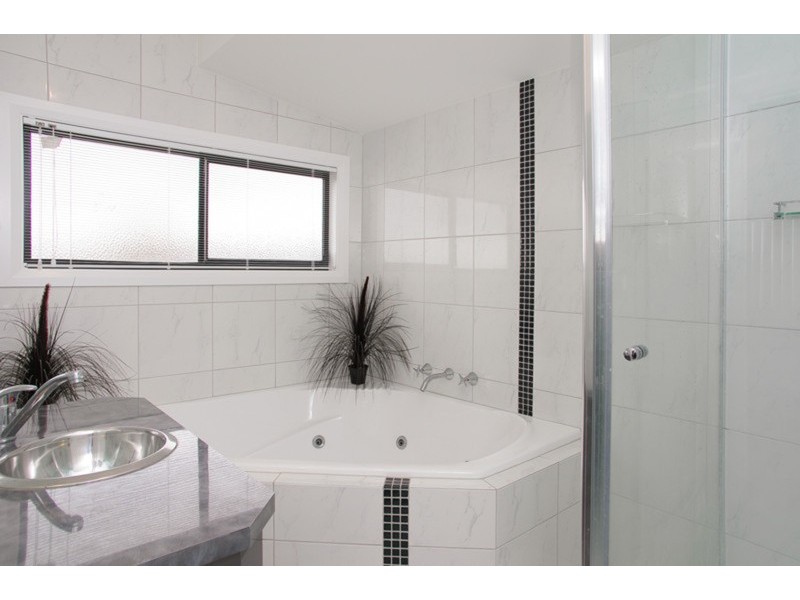 2A Hinton Close, Norlane VIC 3214