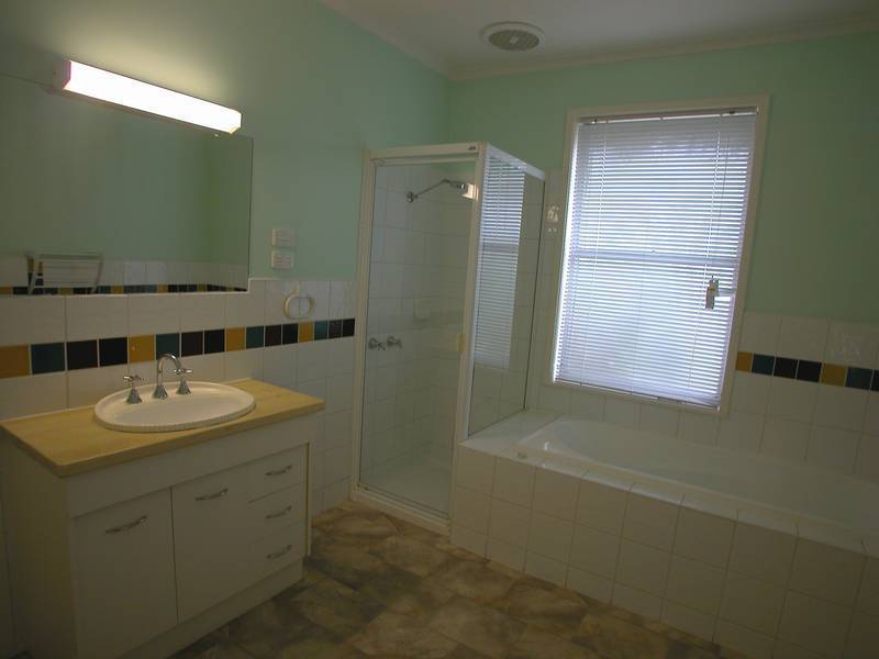 6 Aster Street, Norlane VIC 3214