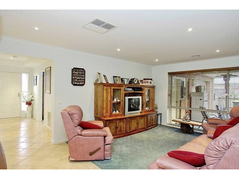 5  Oak Court, Lara VIC 3212
