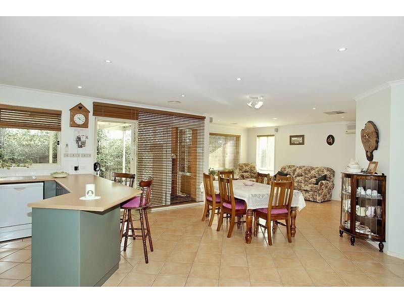 5  Oak Court, Lara VIC 3212