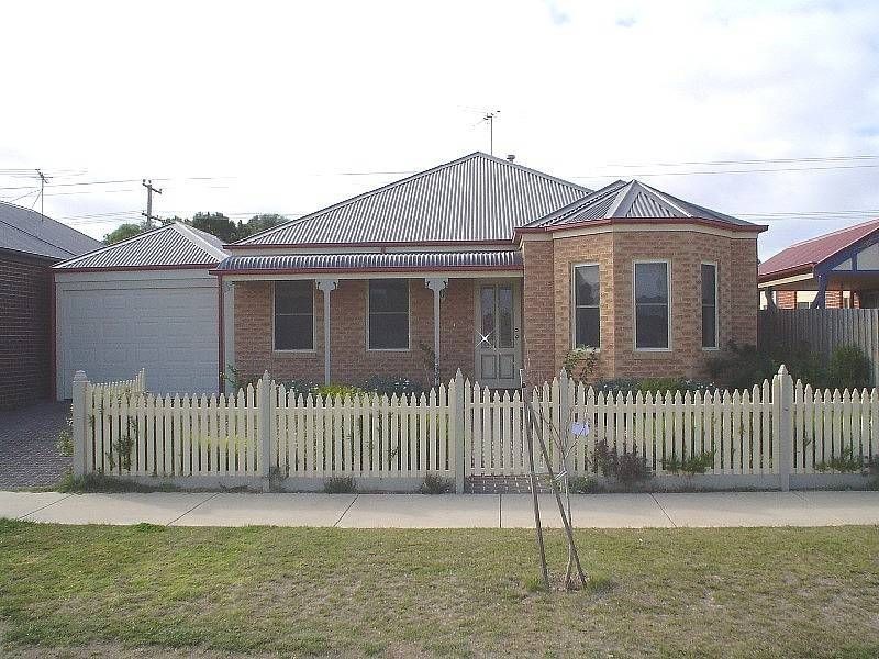 4 Francis  Court, Lara VIC 3212