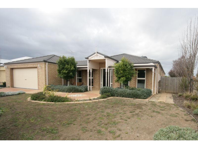 7 Greenleaf Drive, Lara VIC 3212