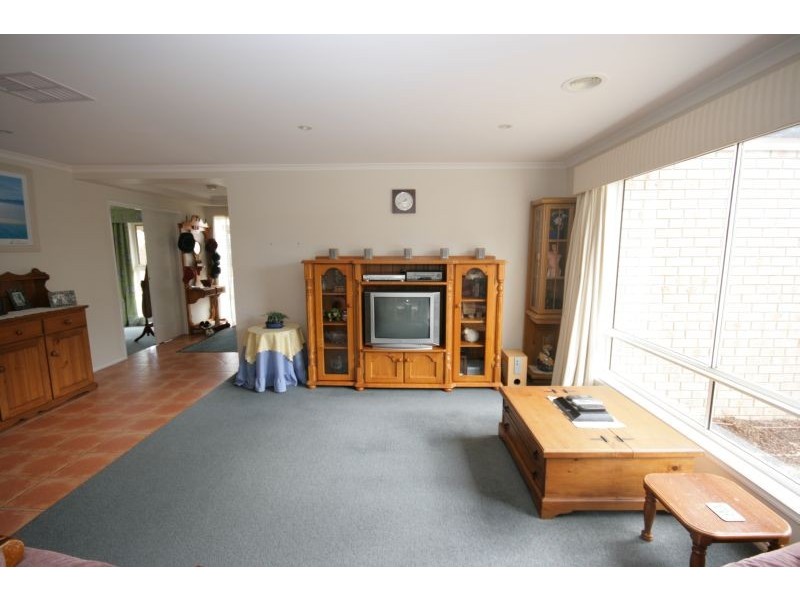 7 Greenleaf Drive, Lara VIC 3212