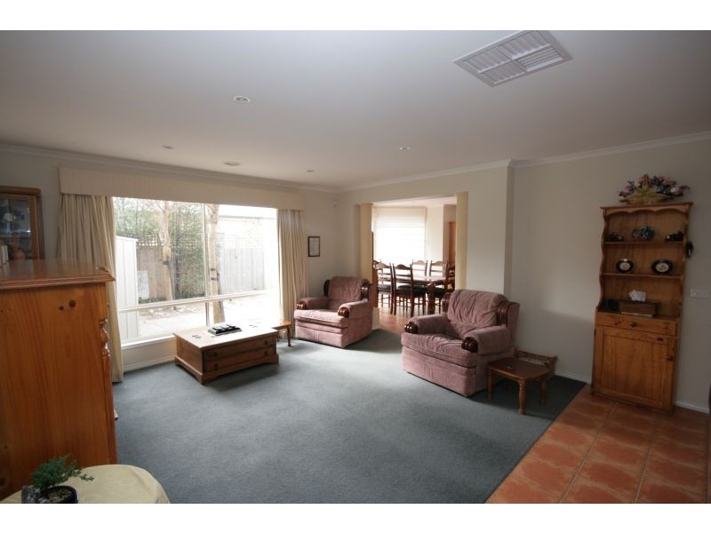 7 Greenleaf Drive, Lara VIC 3212