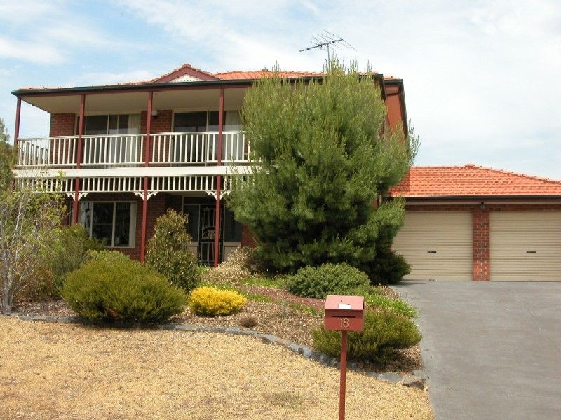 18 Scarlett Grove, Lara VIC 3212