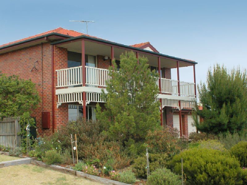 18 Scarlett Grove, Lara VIC 3212