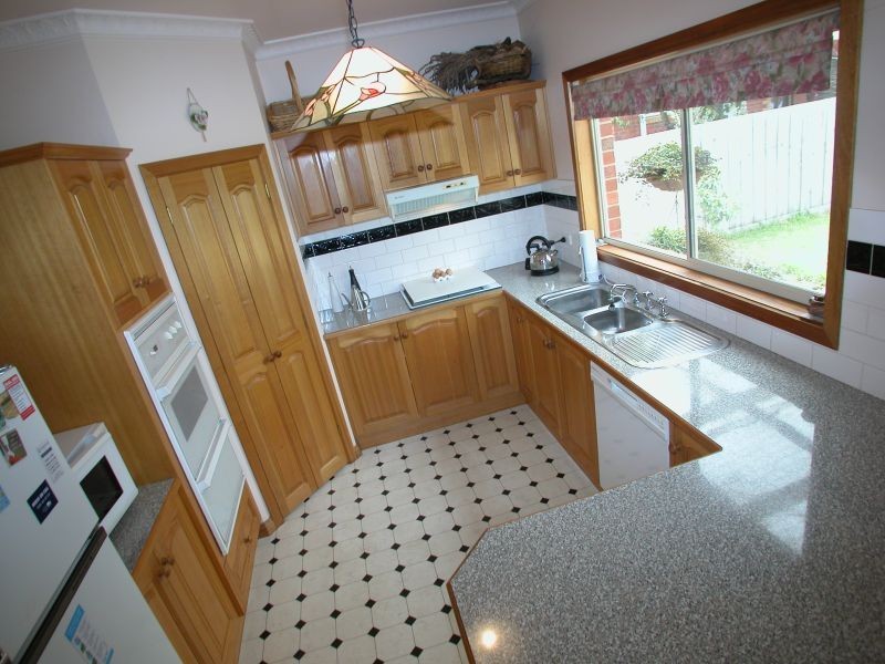 18 Scarlett Grove, Lara VIC 3212