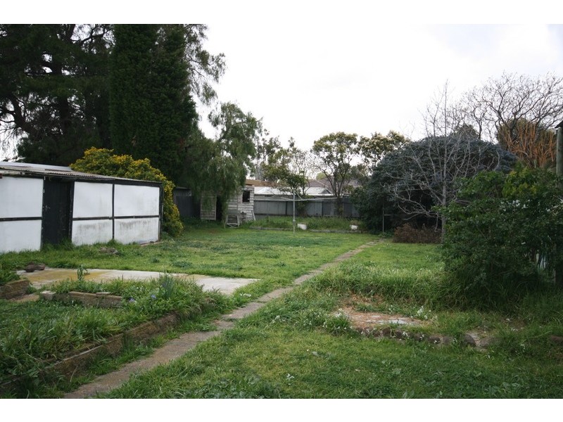 4 Myrtle Grove, North Shore VIC 3214